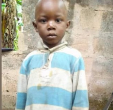 Ein Bild, das Person, Boden, draußen, stehend enthält.

Automatisch generierte Beschreibung