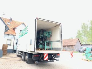 Ein Bild, das LKW, draußen, Straße, Anhänger enthält.

Automatisch generierte Beschreibung